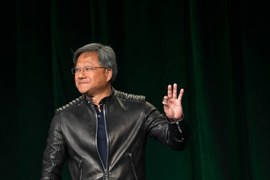Jen-Hsun Huang, co-fondateur et president de Nvidia présente sa nouvelle puce, le Nvidia Tegra X1.