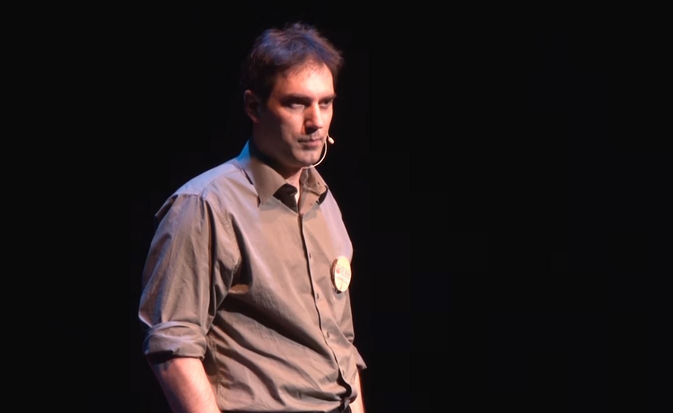 Sébastien Gendron invité à parler d'Hyperloop lors d'une conférence TED en 2016.