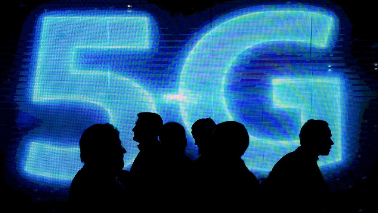Le logo 5G sur le salon du MWC à Barcelone en mars 2017.