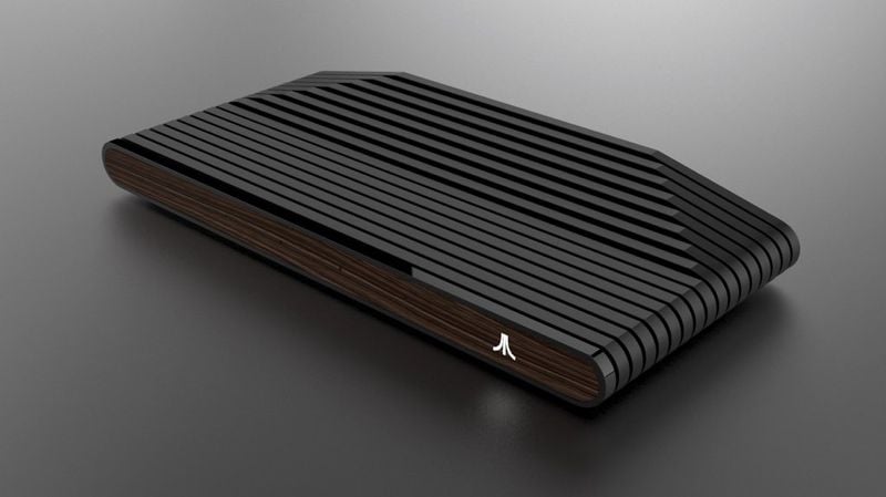 L'Ataribox avec ses nervures rappelant le modèle Atari 2600.