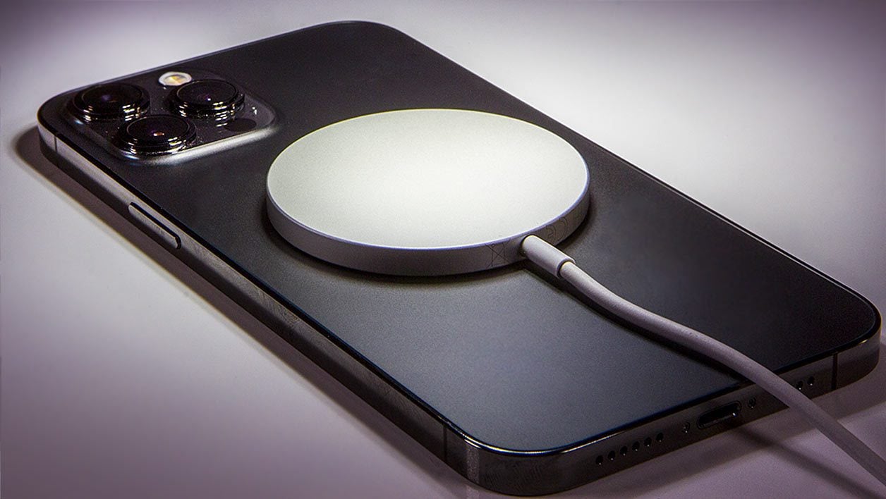 L'iPhone 12 Pro Max est compatible avec la recharge sans-fil Qi