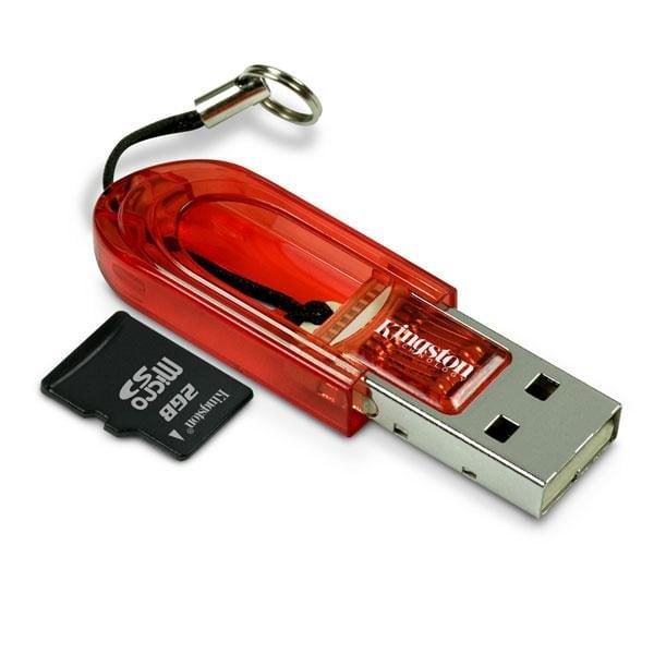 Une clé USB dotée d'une mémoire amovible sur carte