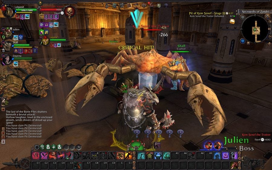 Ce petit scorpion protège un glyphe.