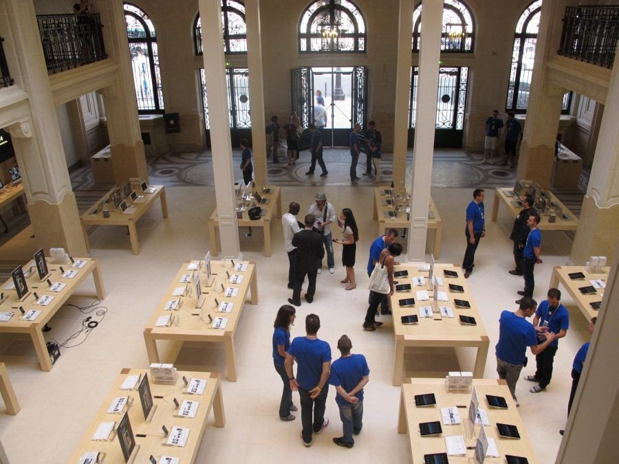 Deux mille mètres carrés, répartis sur trois étages, dédiés aux produits Apple.