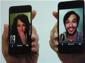 Le nouvel iPod Touch avec une caméra devant et une autre derrière.