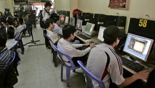 Un cybercafé à Hanoi