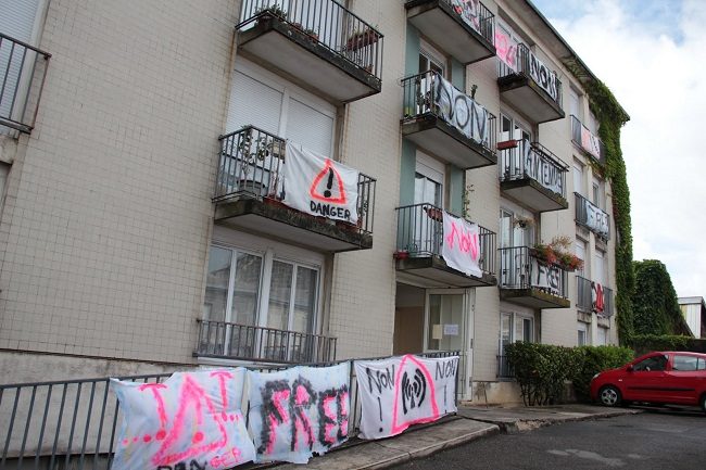 Les banderoles anti-Free