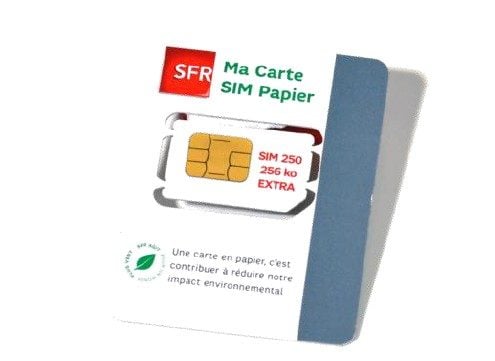 SFR présente une carte SIM en papier