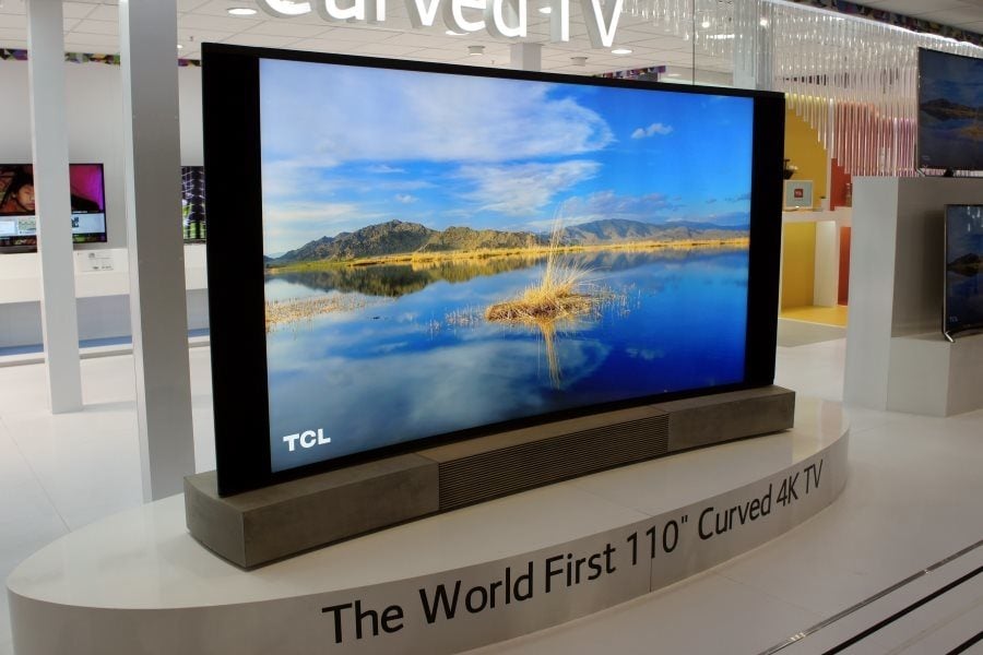 Le téléviseur 110 pouces courbé de TCL