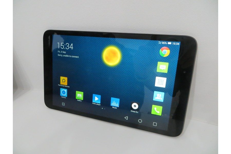 La tablette Hero 8 ne pèse que 310 grammes.