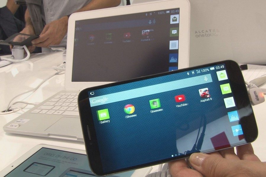 SmartBook pour Hero&nbsp;: travailler confortablement en affichant le contenu de son smartphone sur un écran de 11,6 pouces avec clavier.
