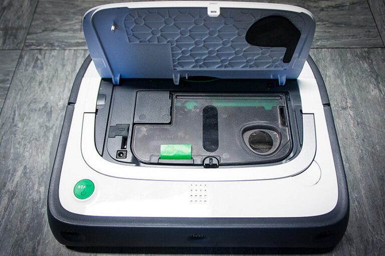 Aspirateur Robot Vorwerk Kobold VR200 Avec Base - Pour Pièces Ou Réparation