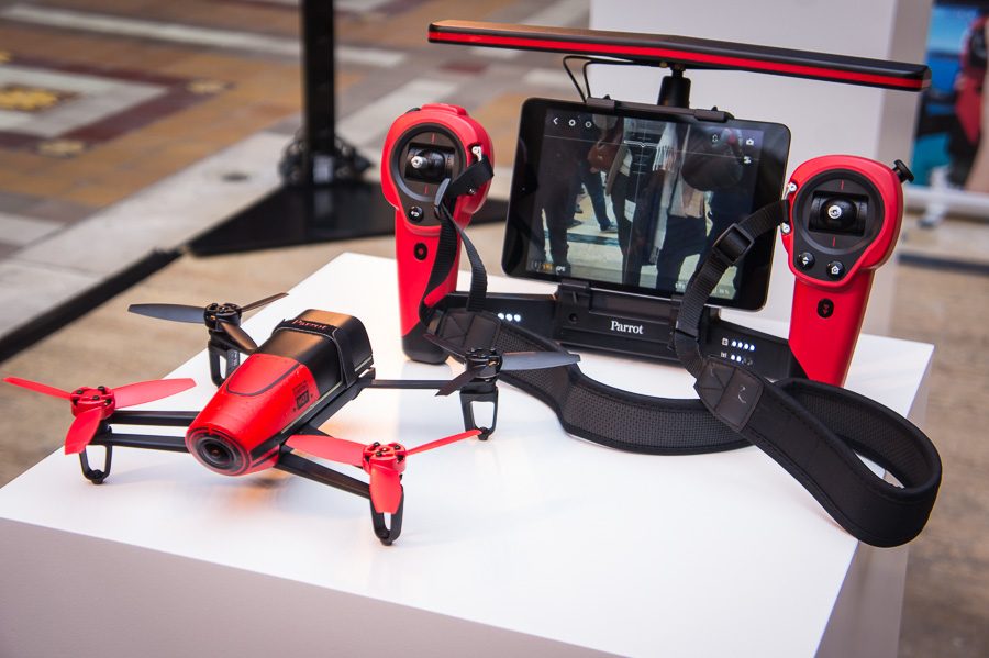 Parrot Bebop Drone et sa commande Skycontroller