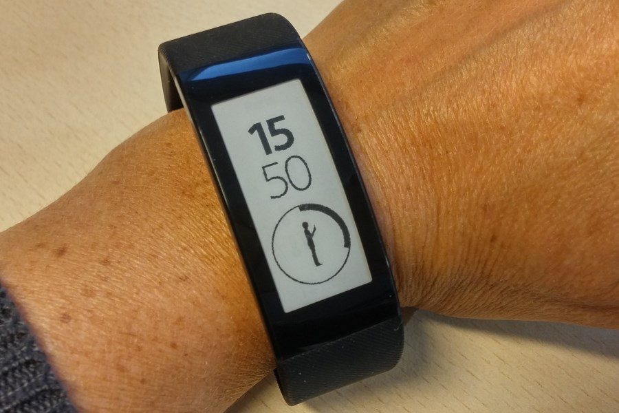 SmartBand Talk&nbsp;: l'écran noir et blanc adopte la technologie e-Ink des liseuses et mesure 1,4 pouce de diagonale