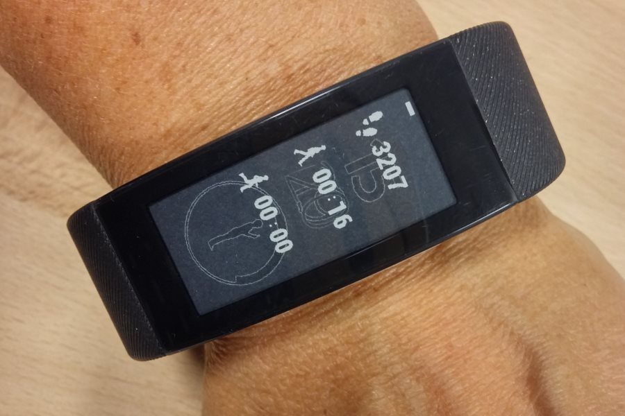 De temps en temps, un phénomène de rémanence apparait, lié à la technologie e-Ink.