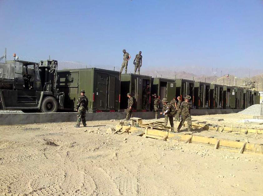 Une série d'AMPC en plein désert.