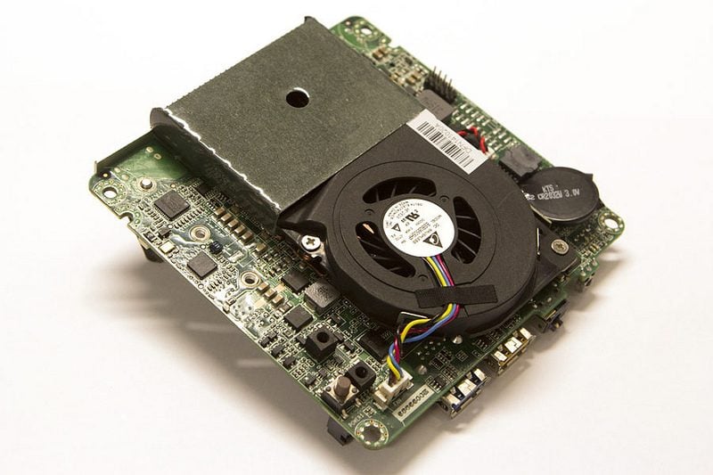 Test Intel Nuc Nuc5i3ryh Le Tres Grand Avenir Des Tres Petits Pc