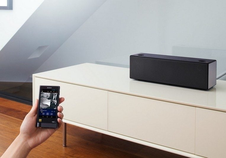 Walkman Sony NW-ZX2 et enceinte sans fil