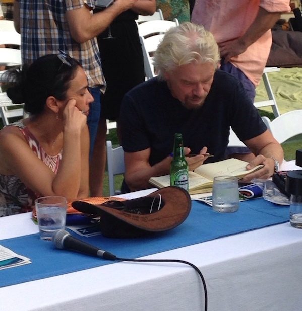 Sir Richard Branson, en plein travail...