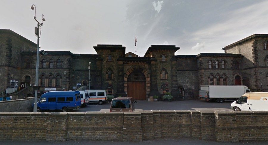 Quelques emails suffisent pour sortir de cette prison.