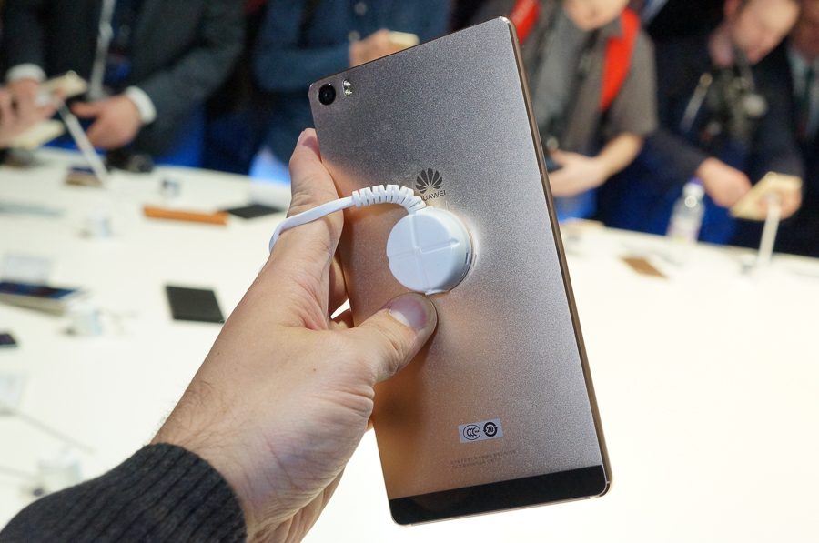 Le Huawei Ascend P8 Max de dos