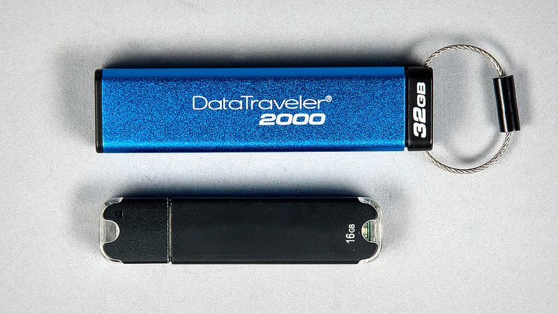Test : Kingston DataTraveler 2000 32 Go, une clé USB rapide et