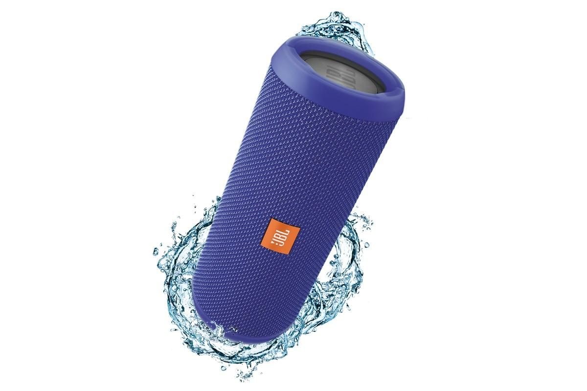 Test : JBL Flip 3, une très bonne enceinte portable pour la plage ou la  piscine