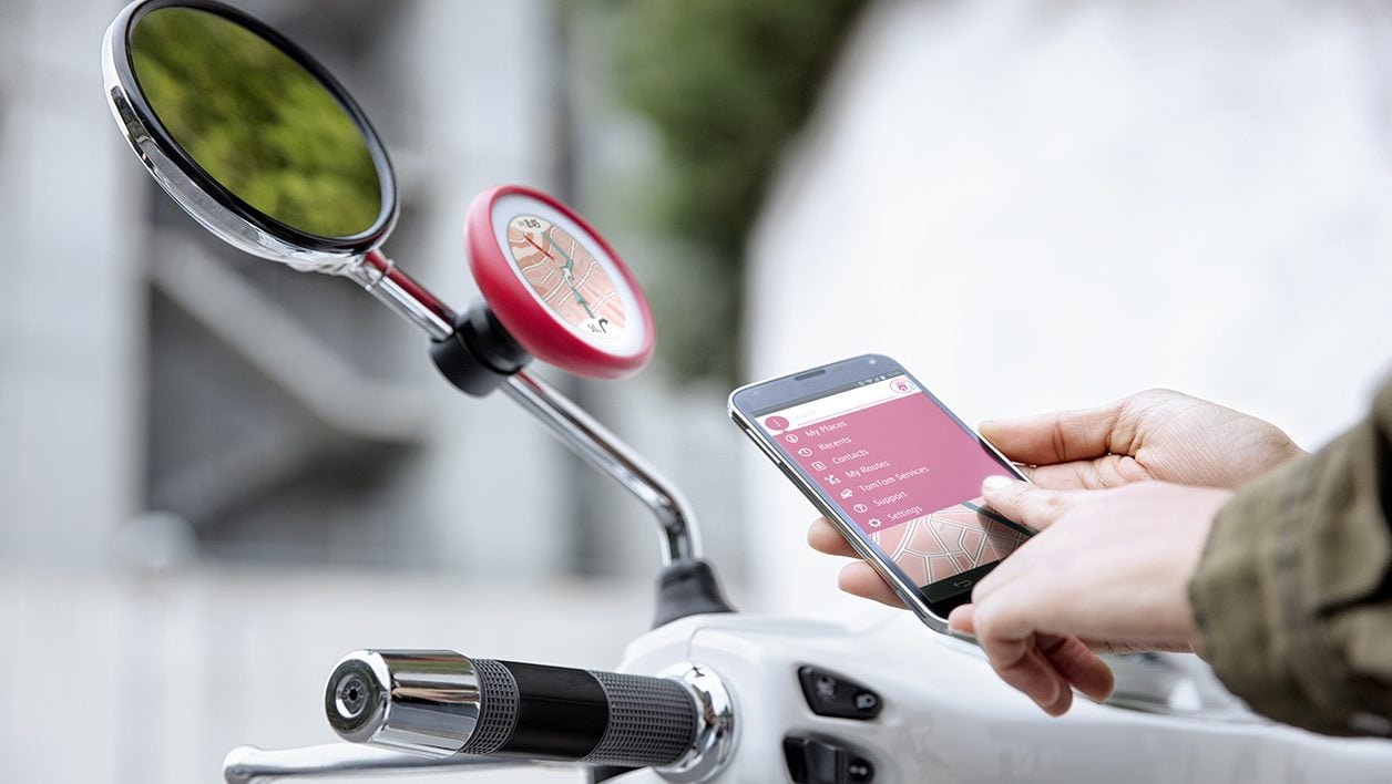 IFA 2016 : TomTom présente le VIO, un GPS conçu pour les scooters