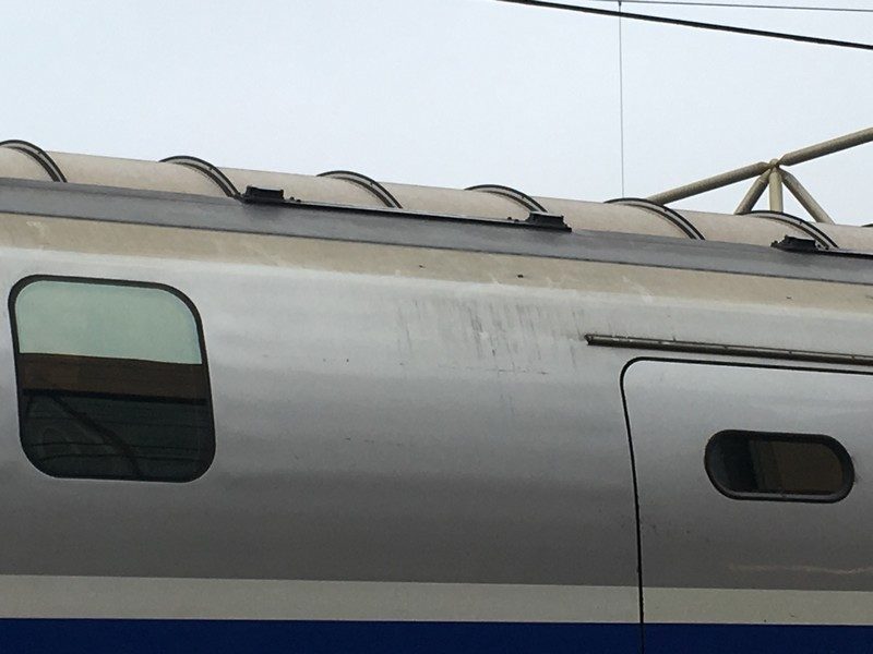 Les antennes qui captent le signal 4G sur le toit du TGV.