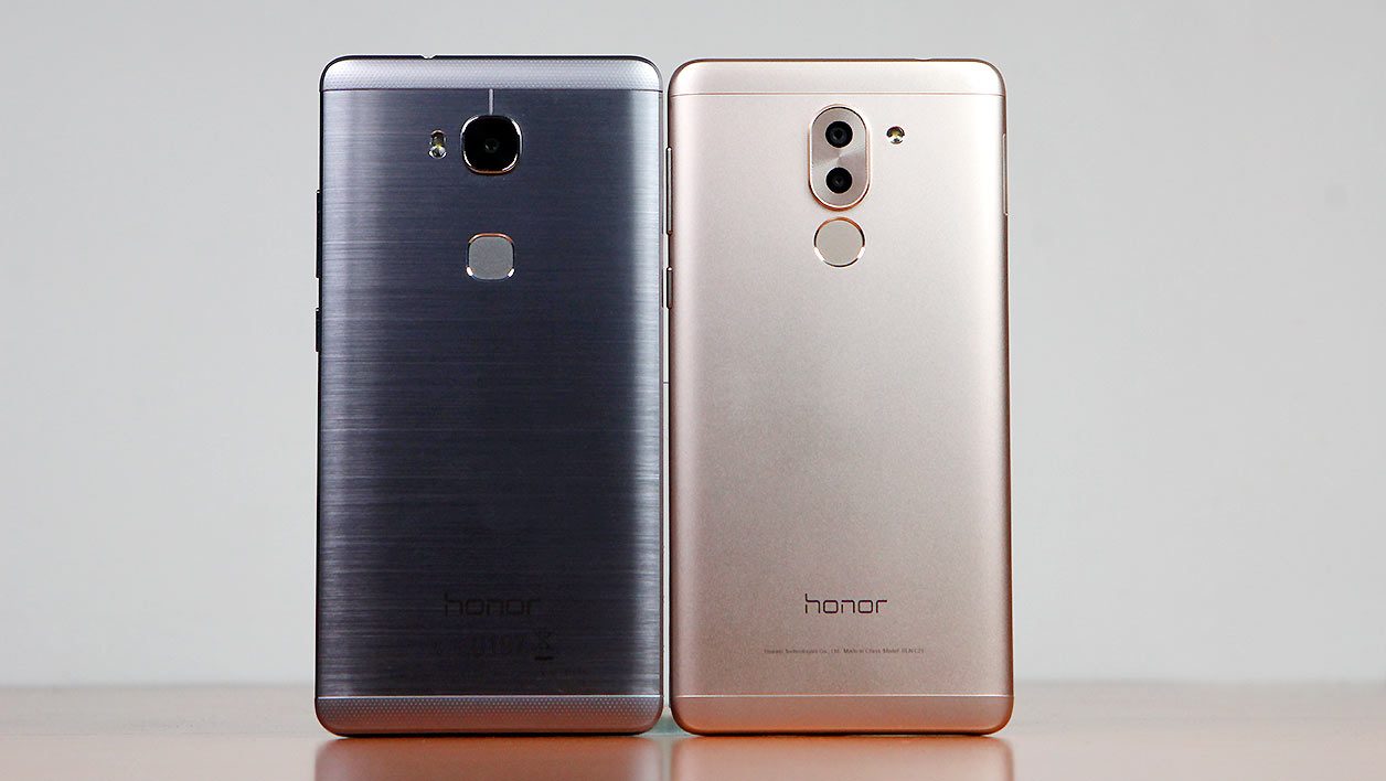 Le Honor 5X (à gauche) et le Honor 6X (à droite)