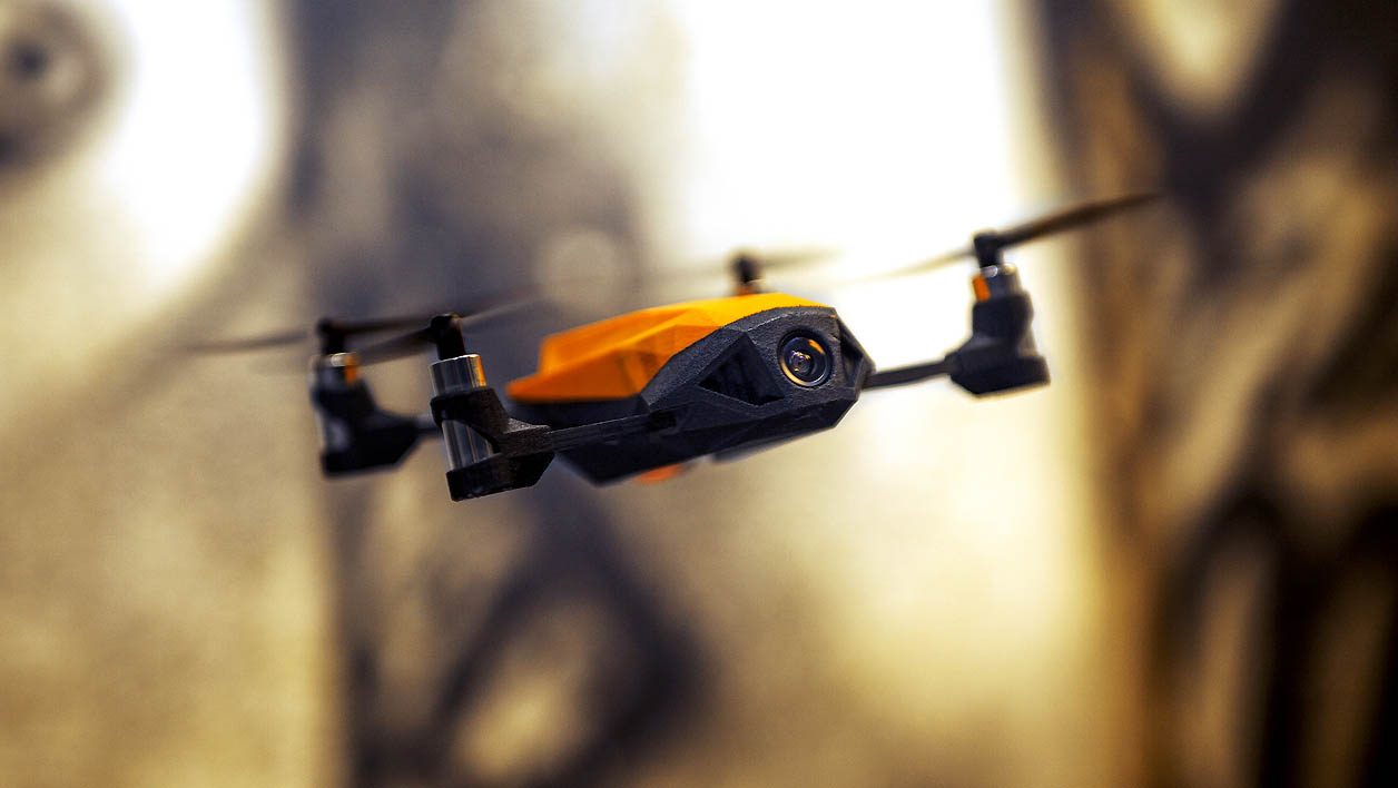 CES 2017 : Nano Racer, le mini drone de course à moins de 200 euros