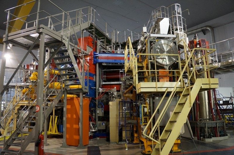 Le tokamak West vu de l'extérieur.