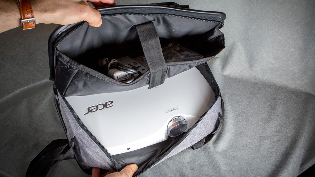 Acer K650i