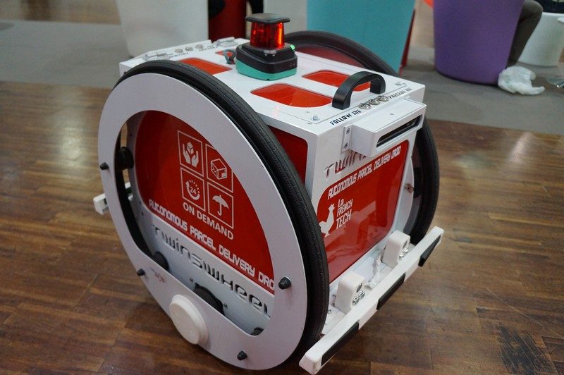 TwinswHeel, le robot de livraison monté sur des roues de vélo.