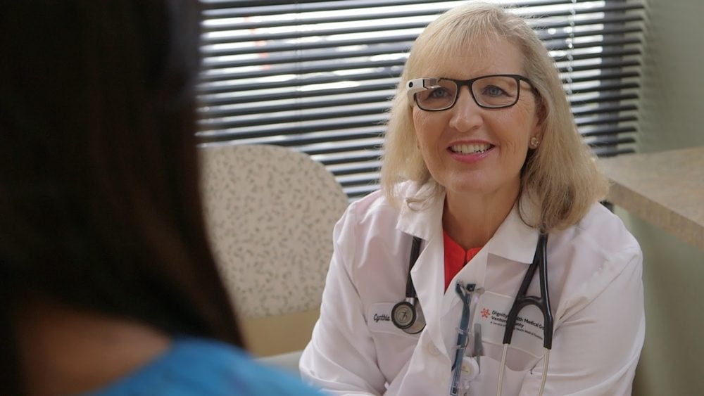 Les Google Glass reviennent officiellement à la vie et évitent les