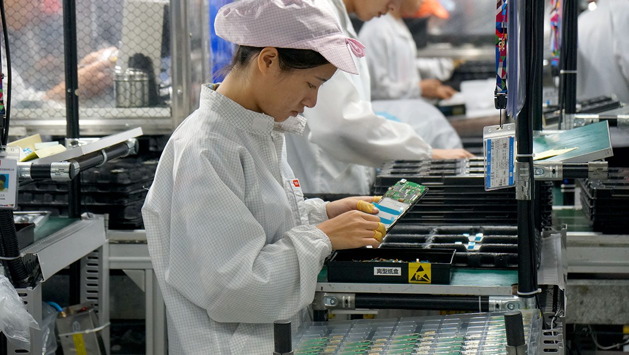 Une employée de TCL