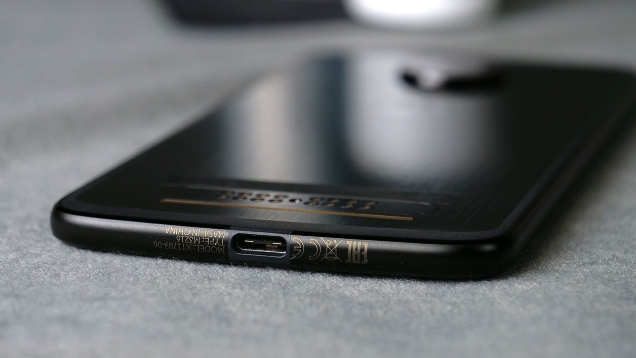 Le Moto Z2 Force