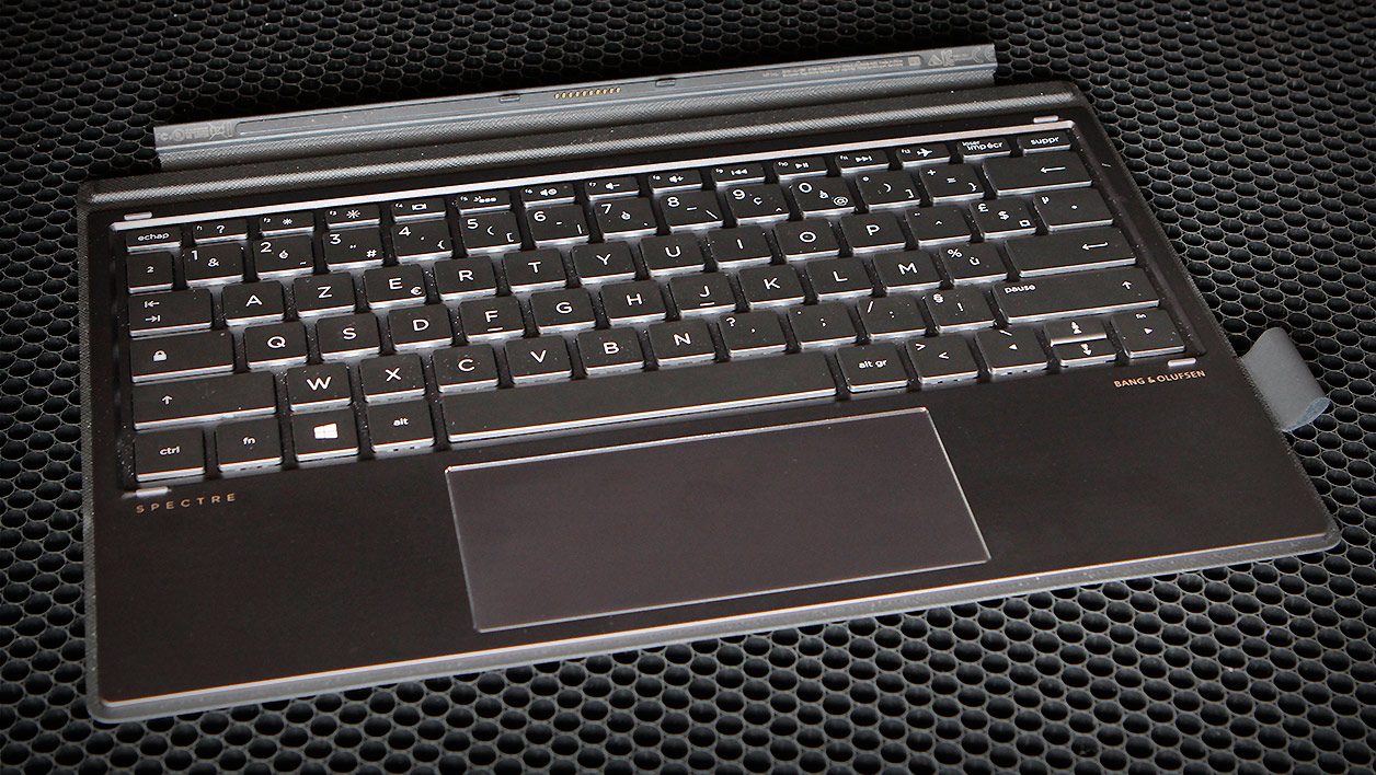 HP Spectre x2 12 (12-c001nf)