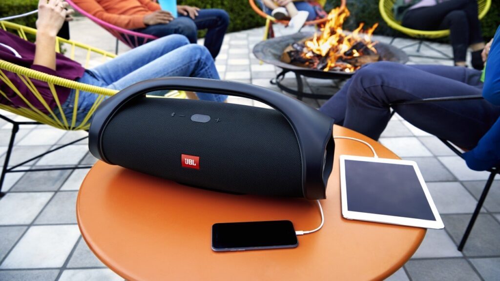 JBL Boombox - Fiche technique - 01net.com