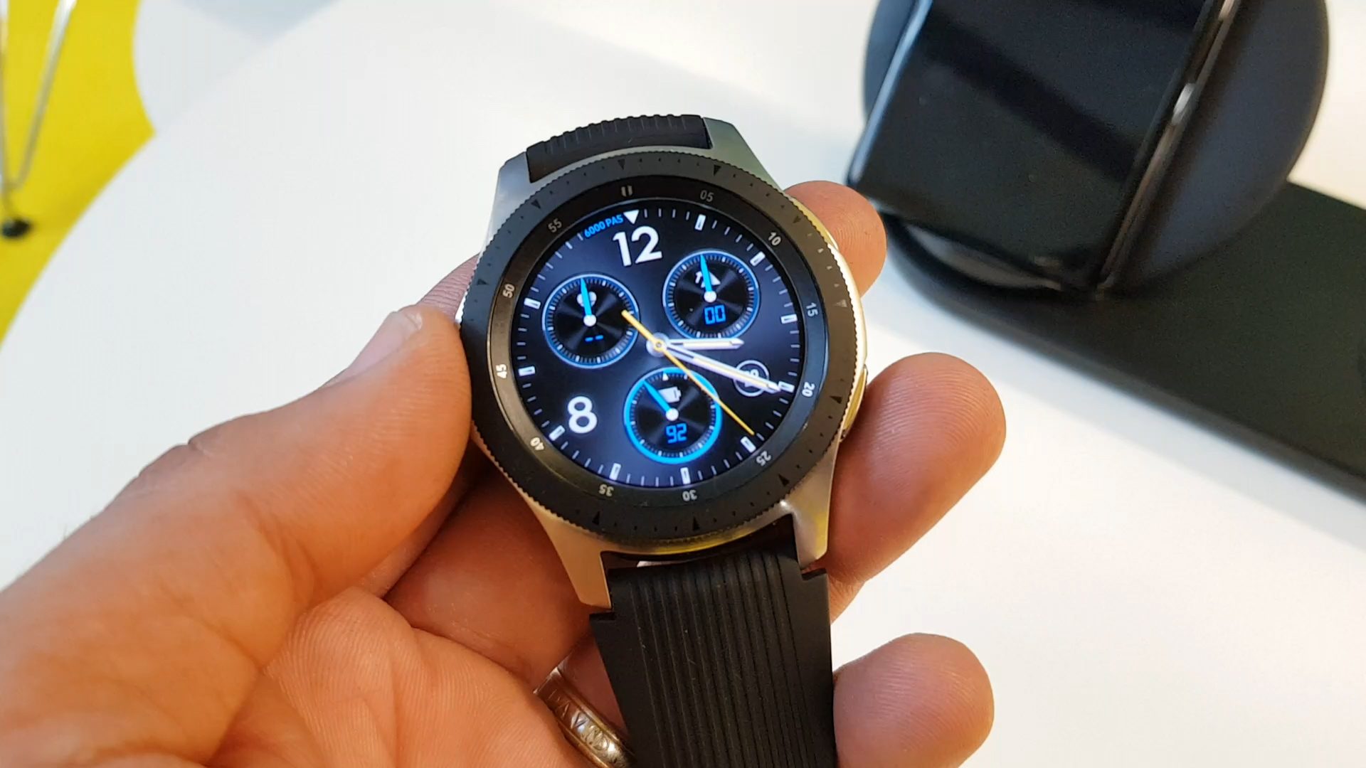 Google simplifie son application Home sur les montres connectées avec Wear  OS 3