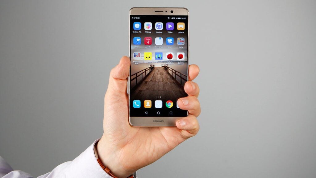 Cover Portafoglio Huawei Mate 60 Pro Nero Butterfly Relief Elegante