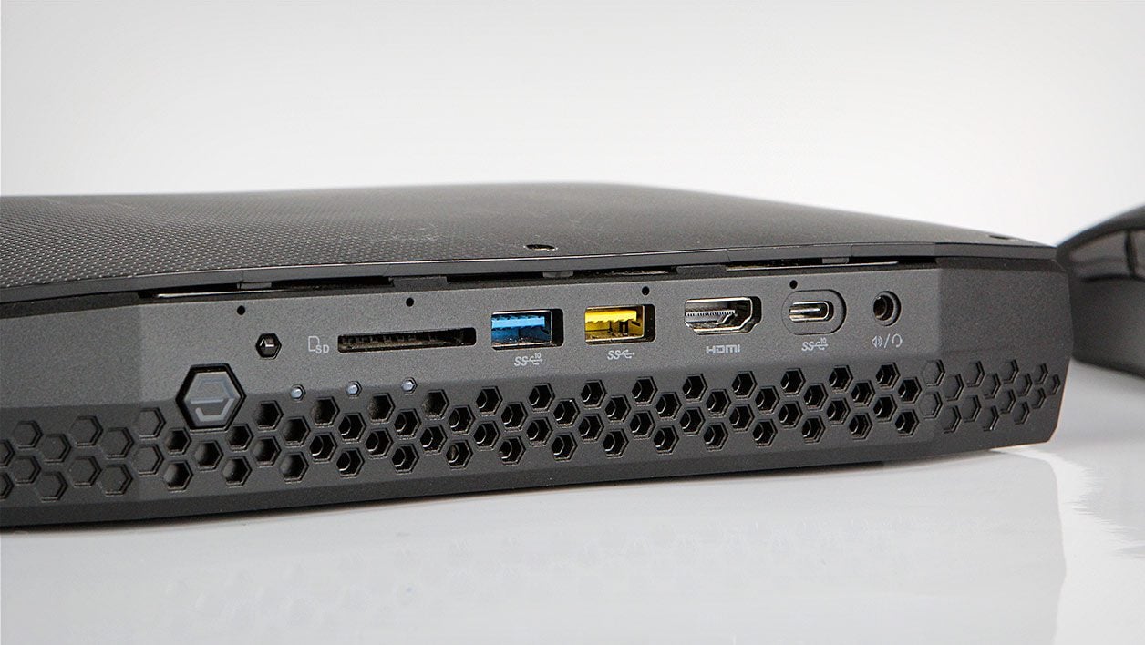 Intel NUC Hades Canyon NUC8i7HVK