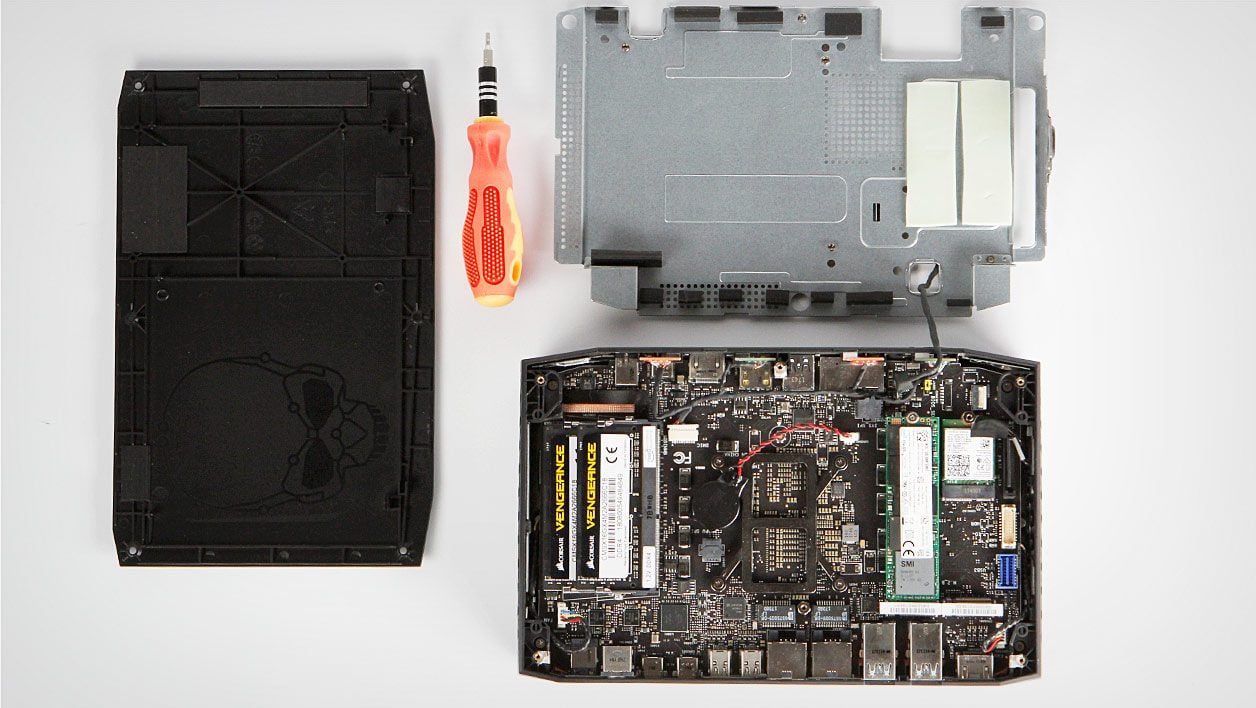 Intel NUC Hades Canyon NUC8i7HVK