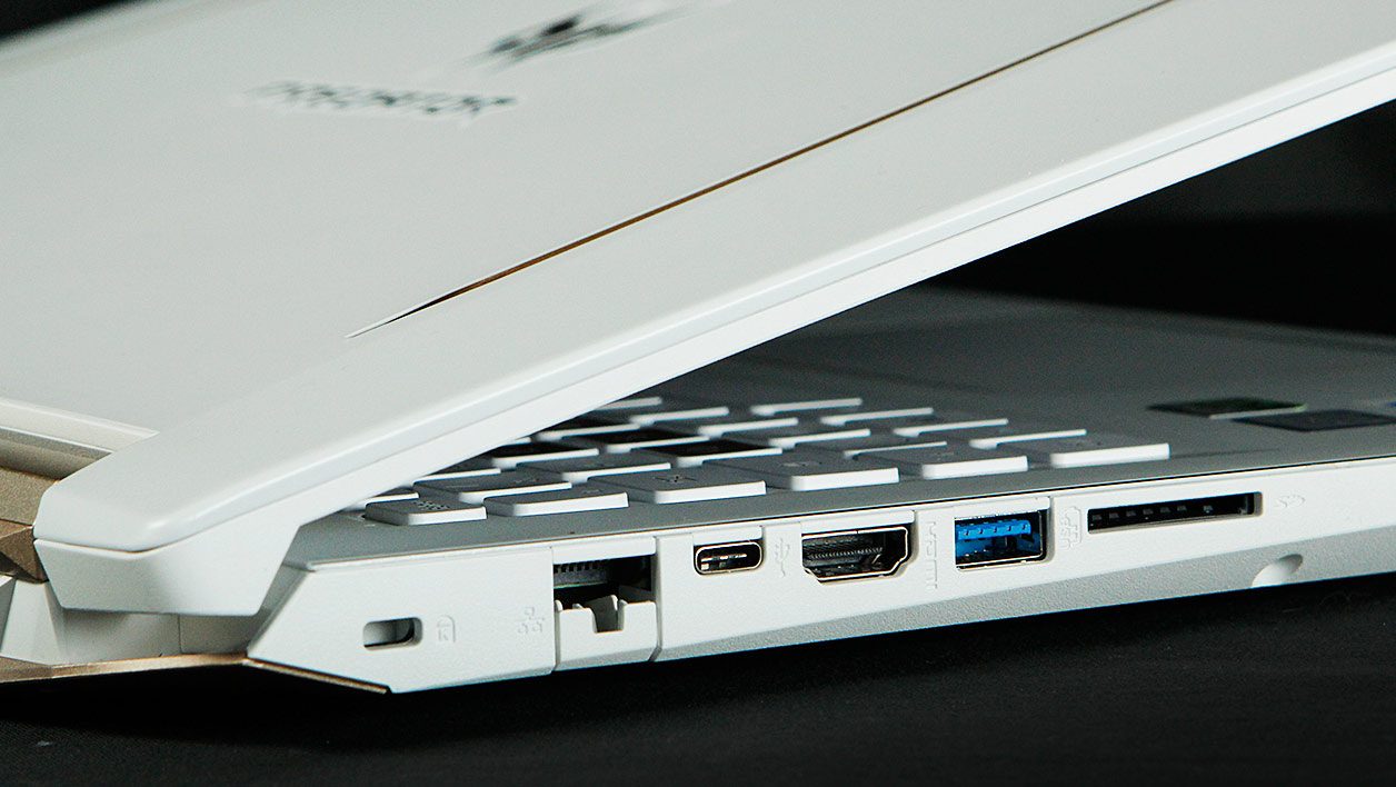 Acer Predator Helios 300 Special Edition (PH315-51-78UA)