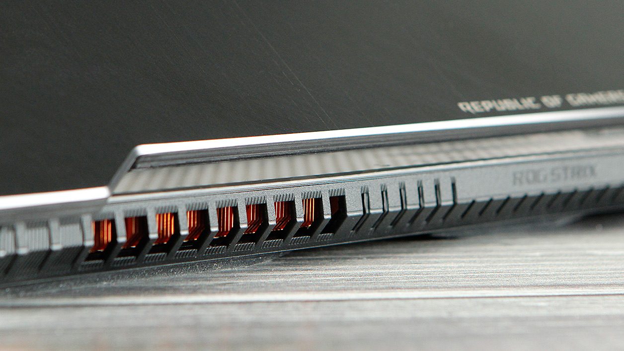 Asus ROG Strix Scar II GL704