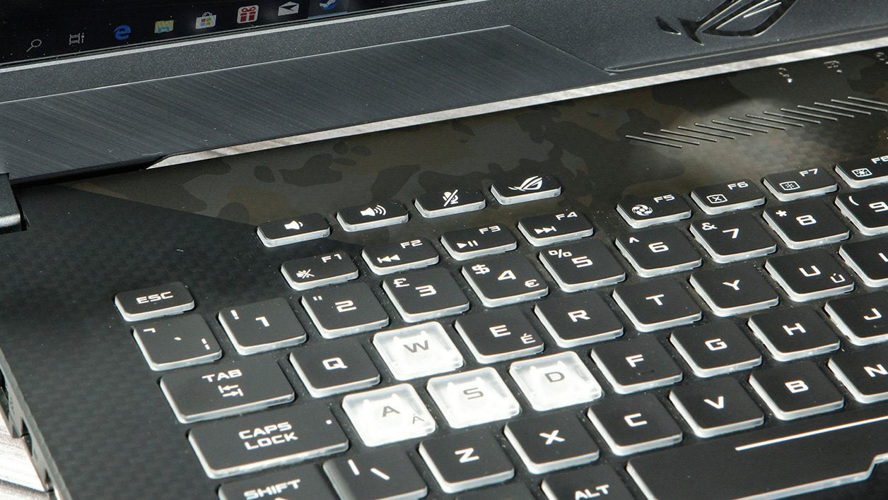 Asus ROG Strix Scar II GL704