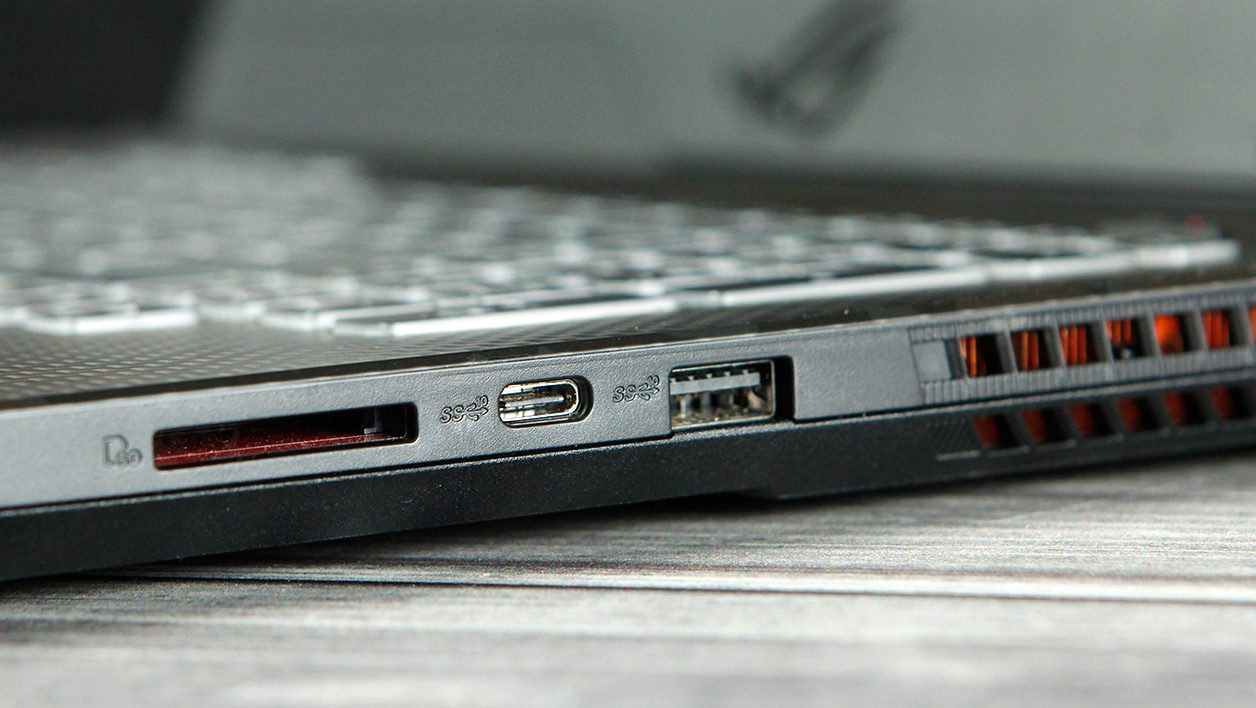 Asus ROG Strix Scar II GL704