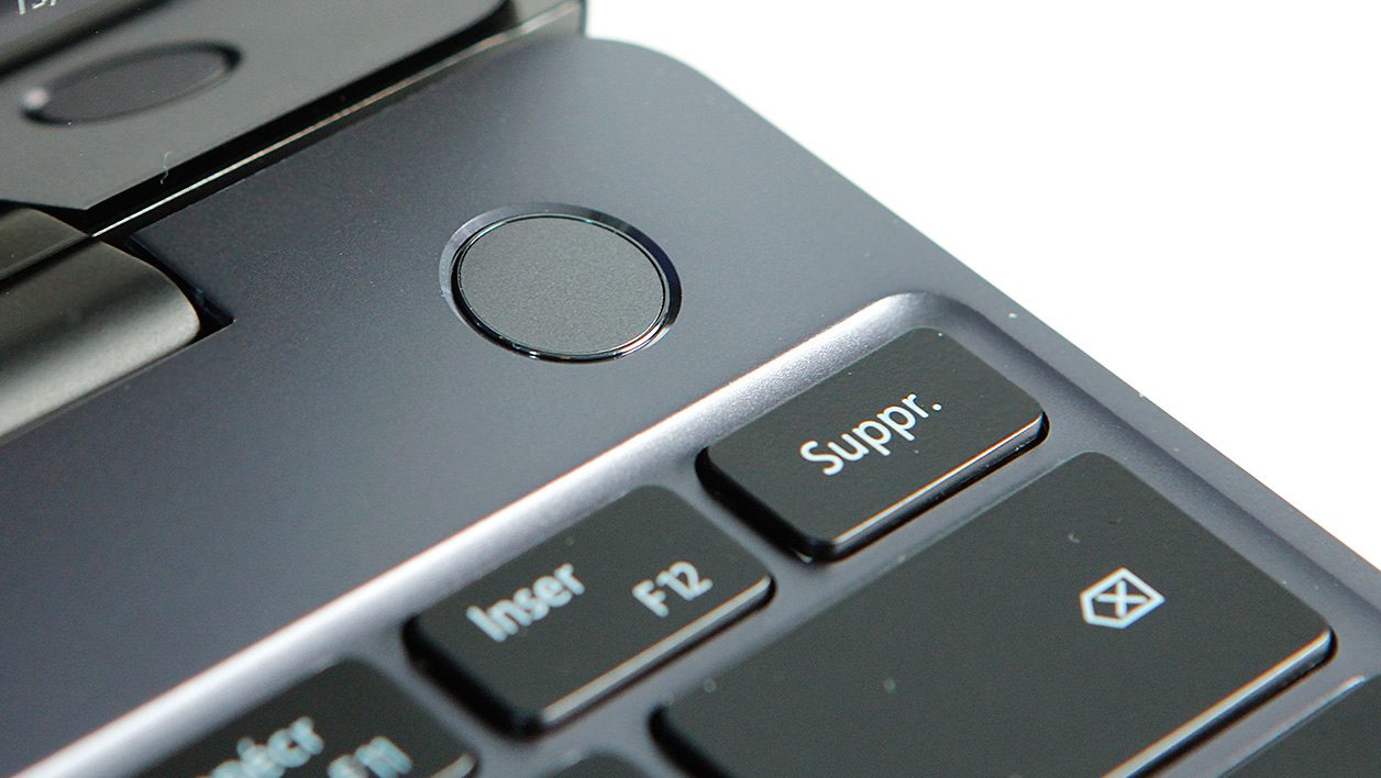 Huawei-MateBook-13-bouton-on.jpg