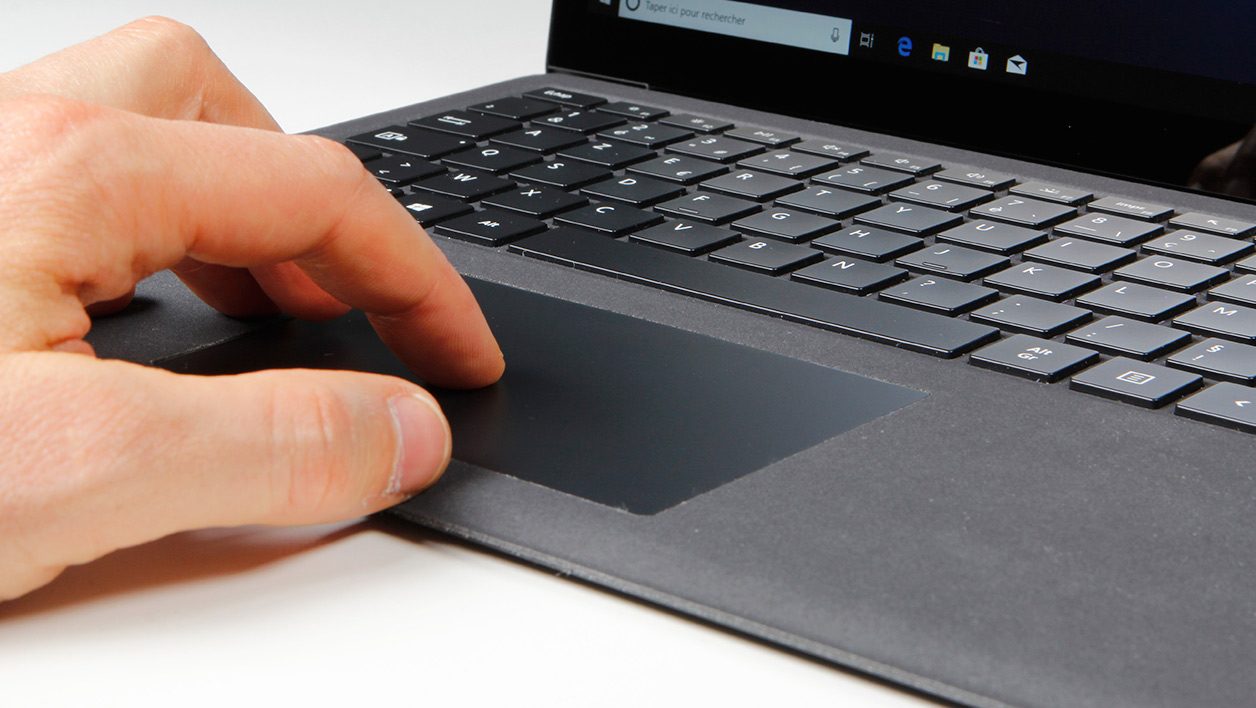 Microsoft-Surface-Laptop-2-clavier-tp.jpg