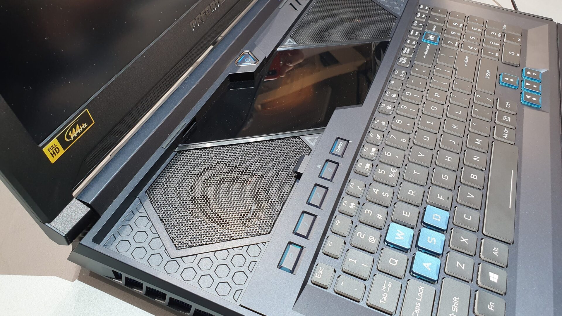 Helios 700